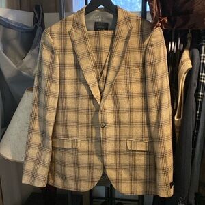Shelby and sons 3 piece suit nwt 38R jacket 32S pants and 44R vest plaid tan